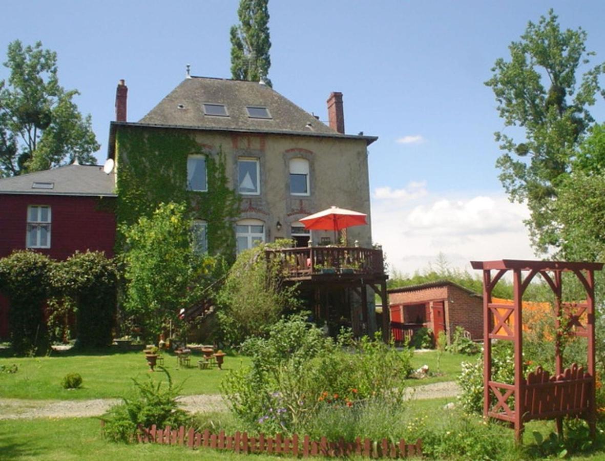 La Chaussee D'Olivet En Mayenne Acomodação com café da manhã Exterior foto